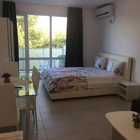 Teodora Apartment *