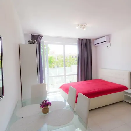 Teodora Apartment *