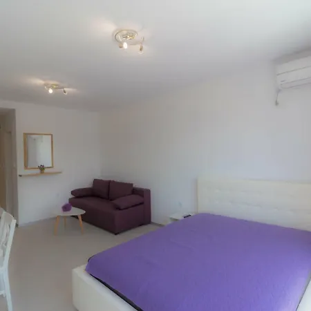 Apartment Teodora *
